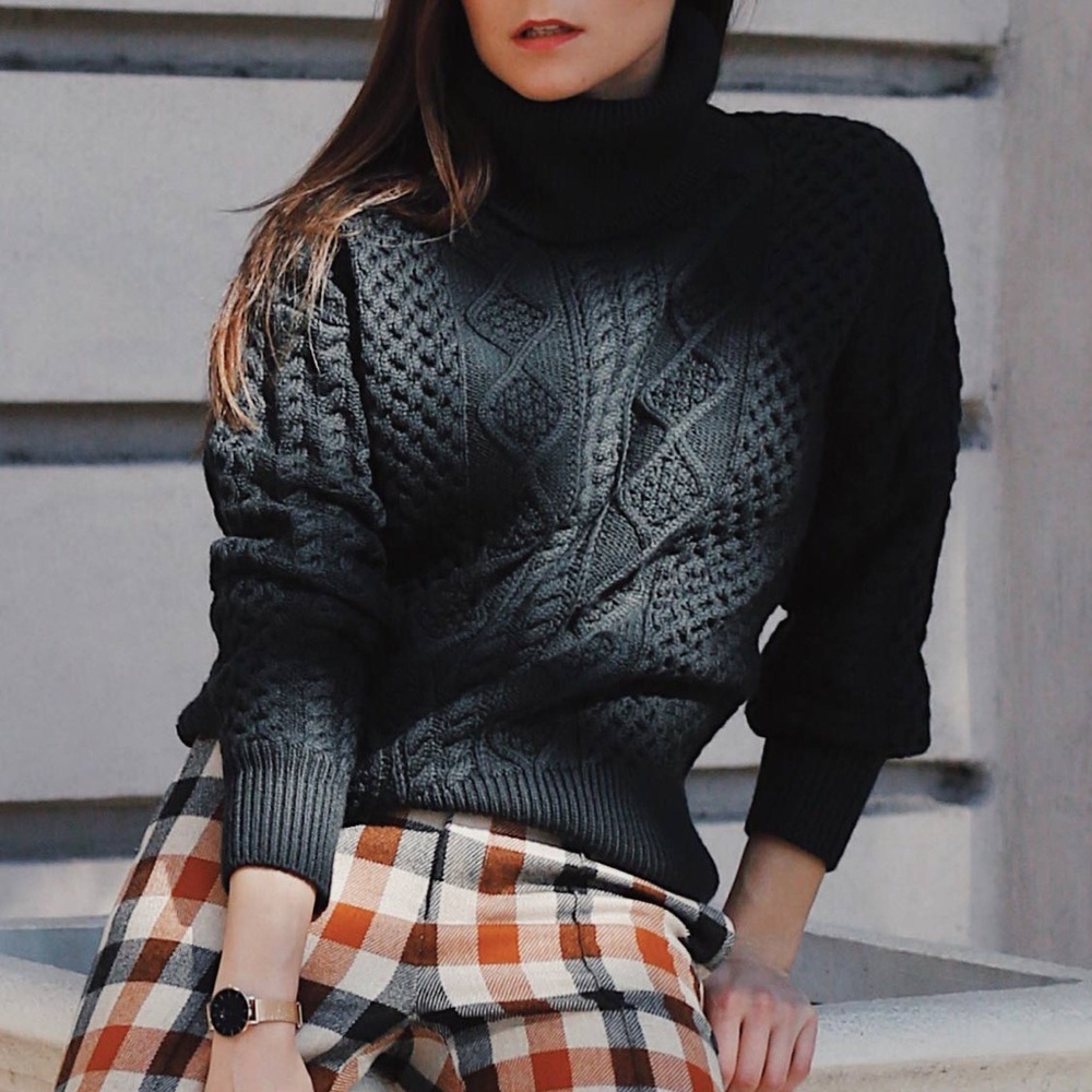 Cableknit dark green merino wool sweater